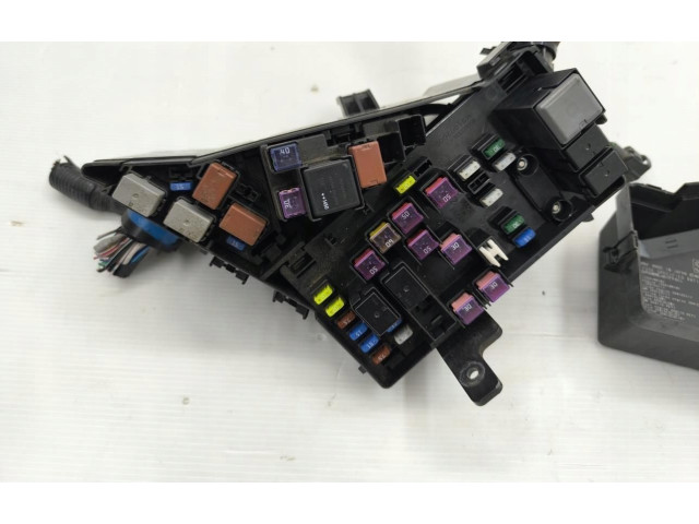 Блок предохранителей  MB100200B   Subaru Forester SJ    