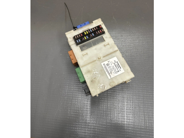 Блок предохранителей 7G9T14C256FA, 30765624AE   Volvo V70    