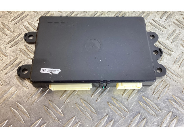 Блок управления 106098903B Tesla Model S