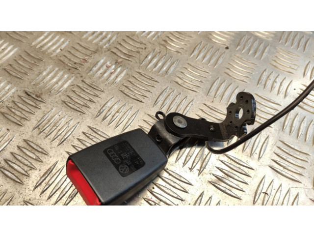 Задний ремень безопасности