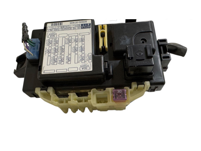 Ящик предохранителей (комплект) 8260097405 Daihatsu YRV