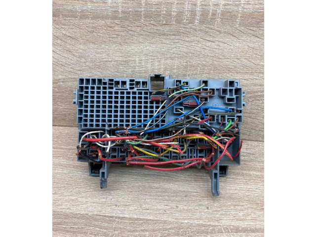 Pojistková skříňka 90464777, 90069864 Opel Astra F 1992