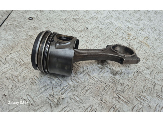 Поршень с шатуном 19N4, 897 Mitsubishi Outlander