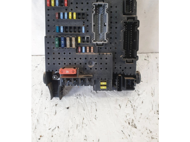 Блок предохранителей  12217799, 00005052479   Volvo V70    