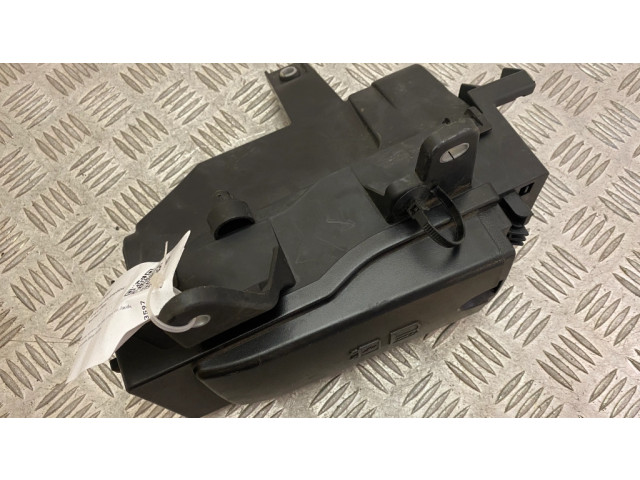 Блок предохранителей  GX7314A067AA, GX7314A076AA   Jaguar E-Pace    