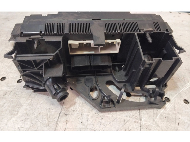 Блок управления климат-контролем    Volkswagen Golf Plus