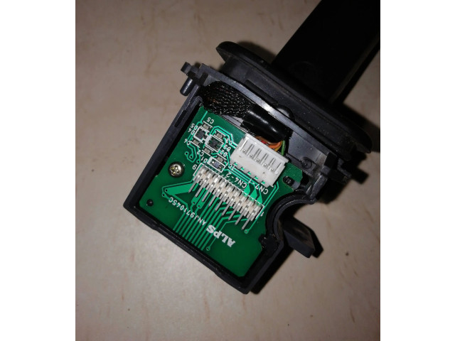 Ручка стеклоочистителей 8691695   Volvo V70