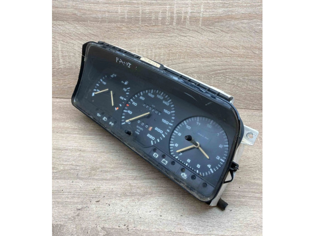 Přístrojová deska Volkswagen PASSAT B3 1988 357919033R, EU