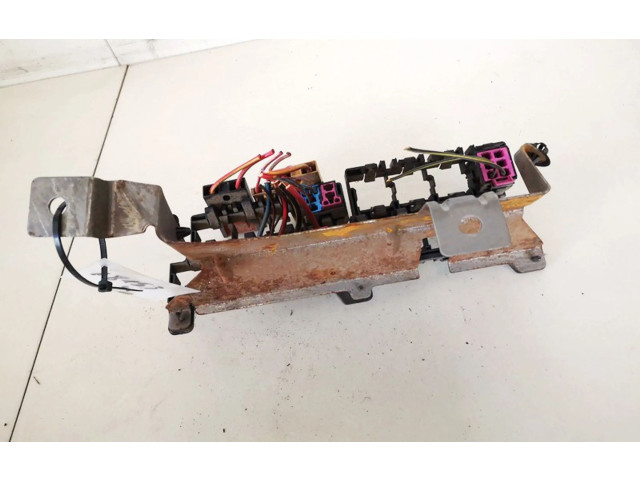 Pojistková skříňka 7h0937503, 7H0937503 Volkswagen Transporter - Caravelle T5 2005