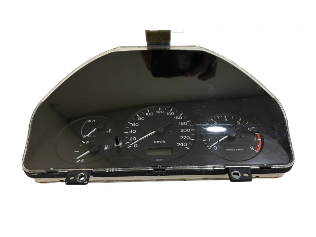 Панель приборов Mazda 626