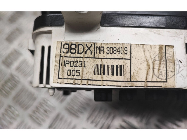 Панель приборов 0P0179001 Mitsubishi Carisma