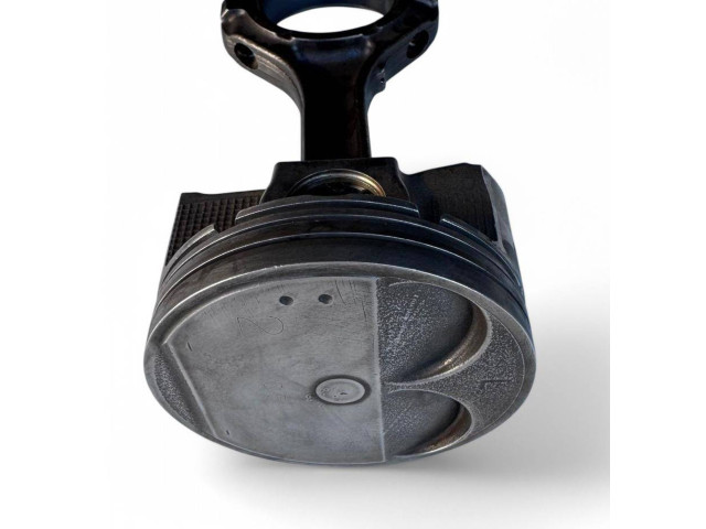 Píst 484305DH2A   Infiniti Q30    651930 