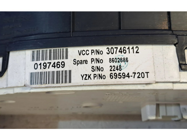 Панель приборов 30746112, 8602886   Volvo V70       