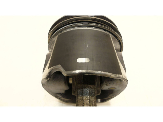 Поршень с шатуном D5204T D5204T2 D5204T3 D5204T7 81L123 Volvo S60