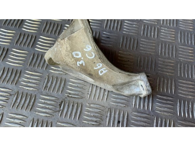 Кронштейн крепления коробки передач