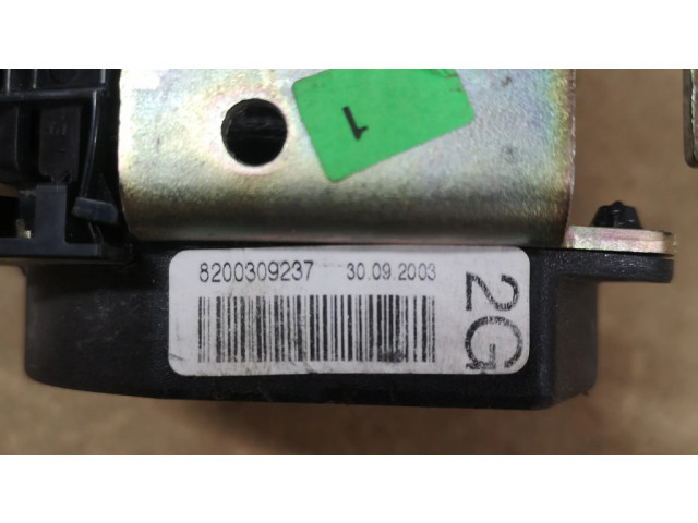 Задний ремень безопасности