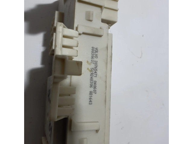 Блок предохранителей 30765471 Volvo C70