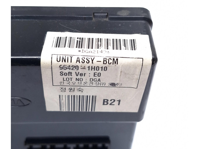 Блок комфорта 954201H010, DGA2142 KIA Ceed