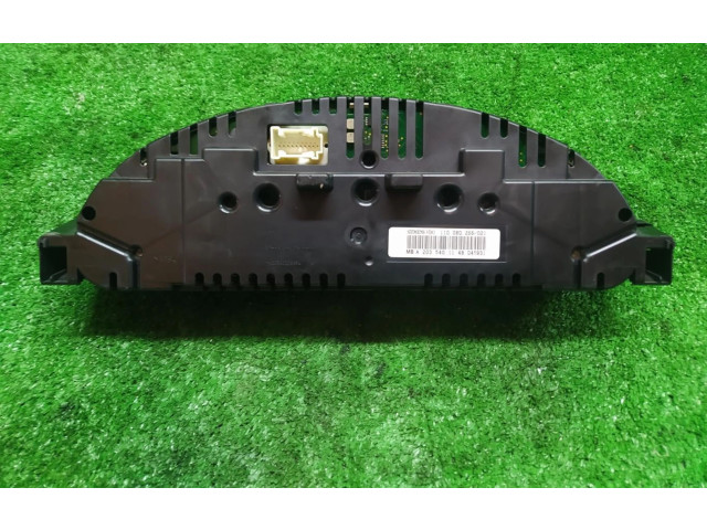 Přístrojová deska Mercedes-Benz C W203 2035401148