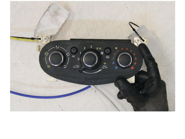 Блок управления климат-контролем    Dacia Sandero