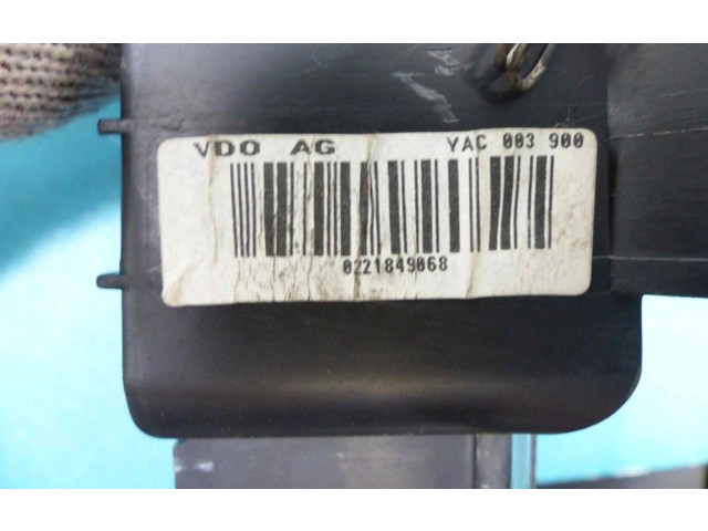 Блок предохранителей YAC003900, IMPRK899903 Rover 75