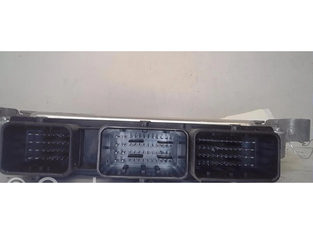 Блок управления двигателя 237102280R Dacia Duster