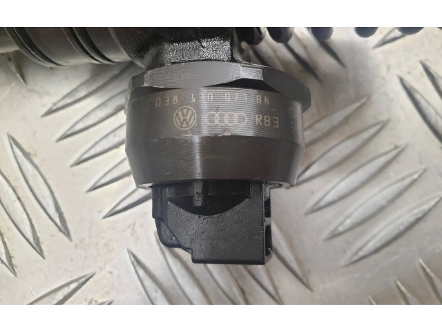 Vstřikovač 038130073BN   Volkswagen Caddy     