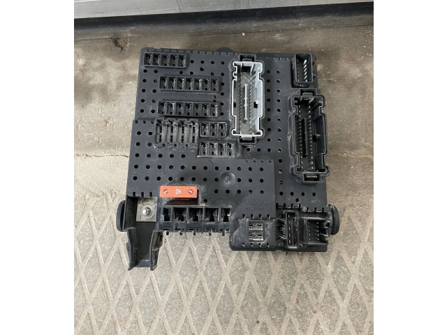 Блок предохранителей 30728512, 30728512   Volvo V70    