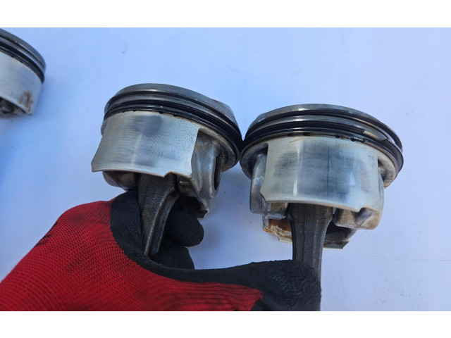  Поршень    Audi A6 C7  