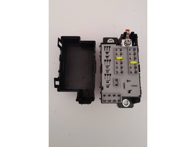 Блок предохранителей  PA6GB20+GF10   Opel Meriva B    