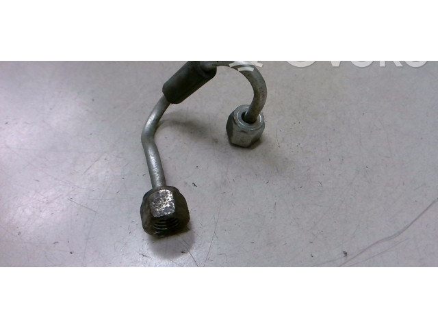 Vstřikovací lišta 058133681 Volkswagen PASSAT B5.5