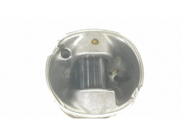 Píst 11257812585, 7812585 BMW 4 F36 Gran coupe pro naftový motor