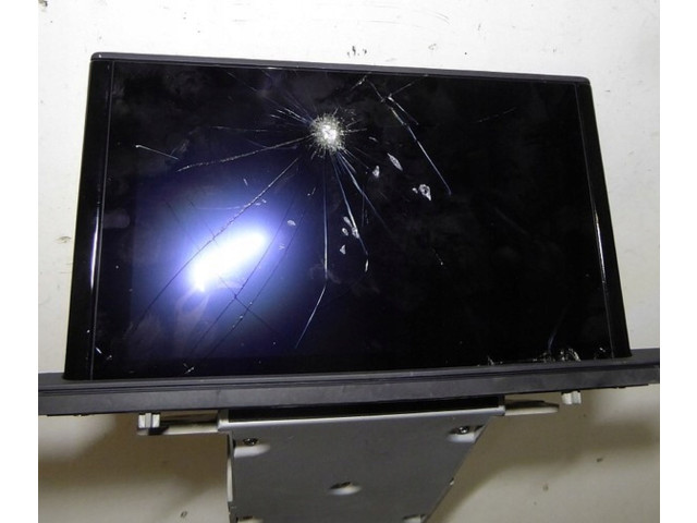 Дисплей    81A919604   Audi Q2 -