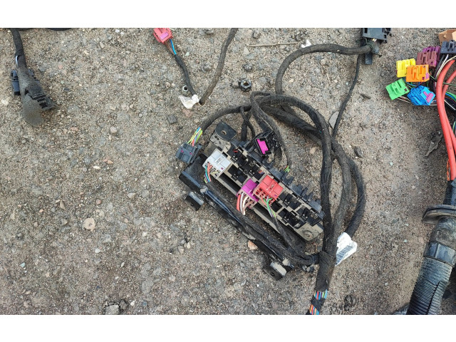 Pojistková skříňka 7H0971727F Volkswagen Transporter - Caravelle T5 2007