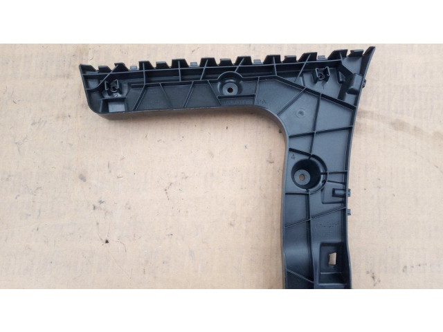 Задний держатель бампера