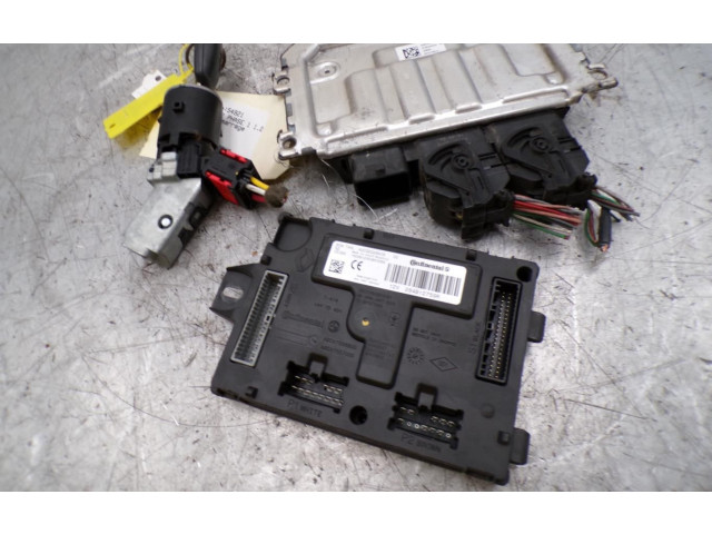 Комплект блоков управления 237107018R Dacia Sandero