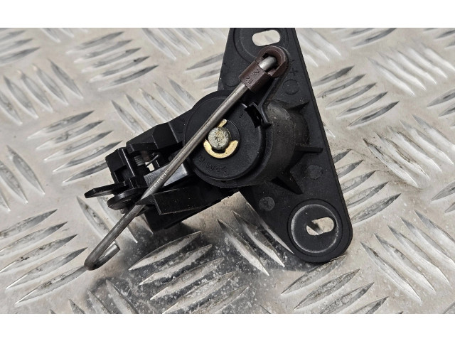 Zámek zadních dveří Opel Zafira A 2005