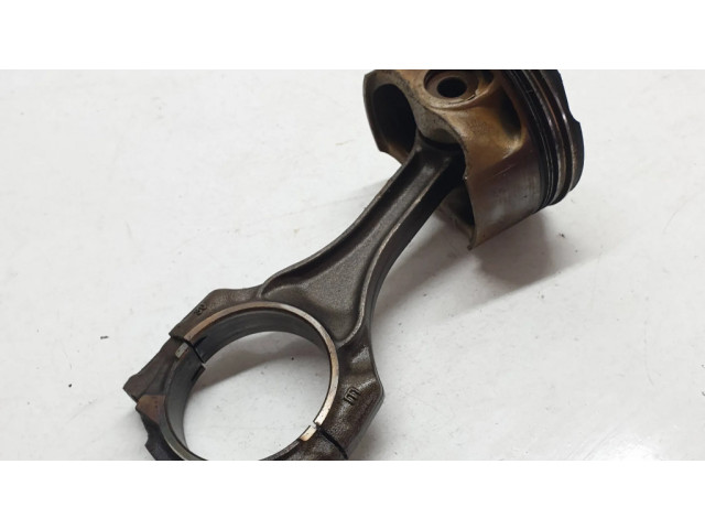 Píst 784323704 BMW 7 F01 F02 F03 F04 pro benzínový motor 4.4 N63 B44 A