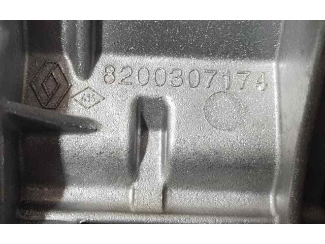 Масляный насос   8200307174  Renault Clio IV 