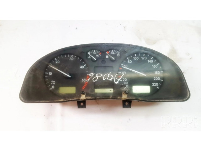 Přístrojová deska Volkswagen PASSAT B5 1997 09051940090, 0905194-0090