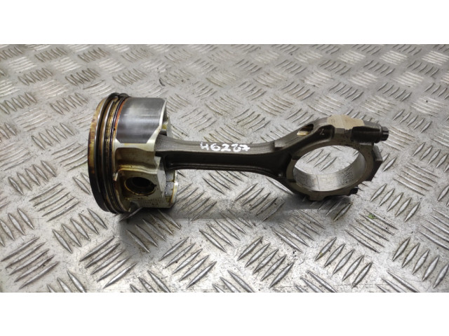 Поршень с шатуном Nissan 370Z для бензинового двигателя 3.7