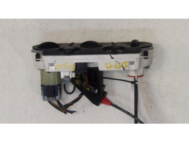 Блок управления климат-контролем    Ford Fusion