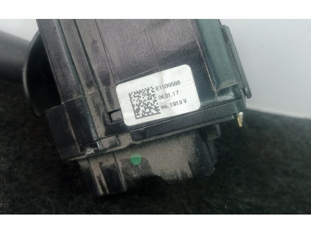 Ручка стеклоочистителей E1109568 Dacia Duster II