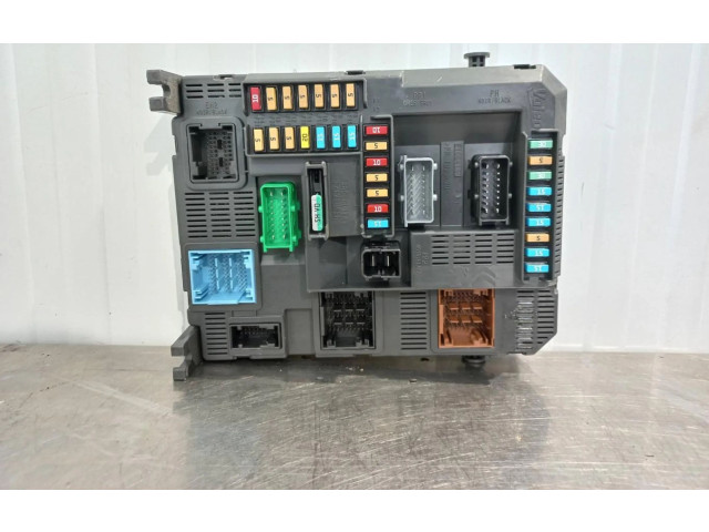 Блок предохранителей 9819850080 Peugeot 2008 I