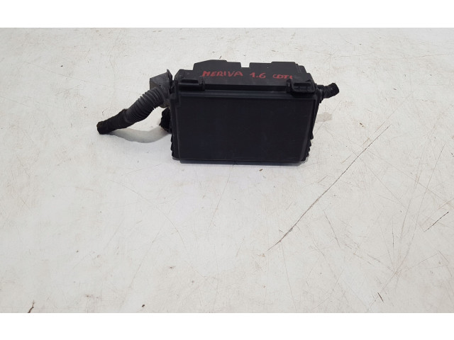 Блок предохранителей     Opel Meriva B    