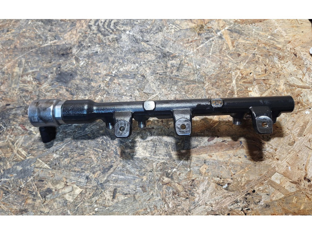 Vstřikovací lišta 175216439R Nissan Navara D23