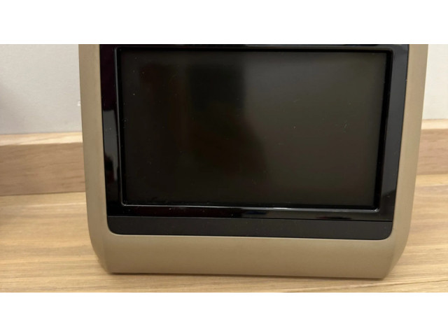 Priekinės sėdynės galvos atrama