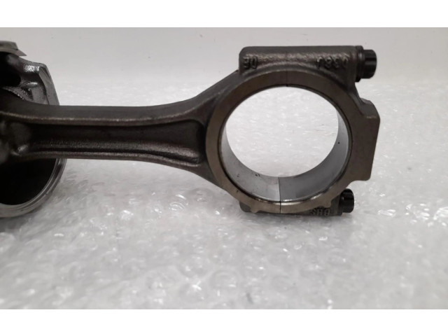  Поршень с шатуном  038J  Volkswagen PASSAT  