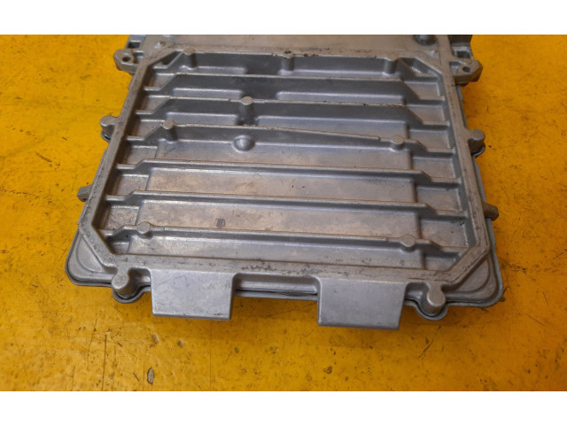 Блок управления двигателем ECU