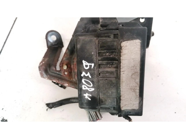 Pojistková skříňka Dodge Caliber 2008